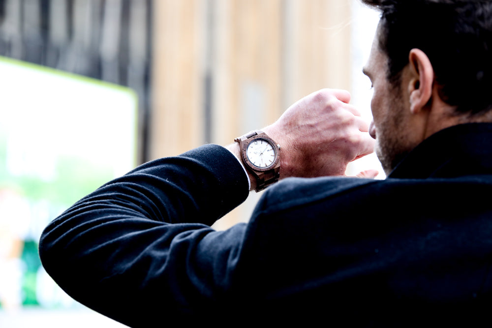 Men's Custom Engrave Walnut Wooden Watch - Personalize Your Watch